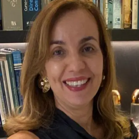 Cláudia Oliveira da Costa Tourinho Scarpa